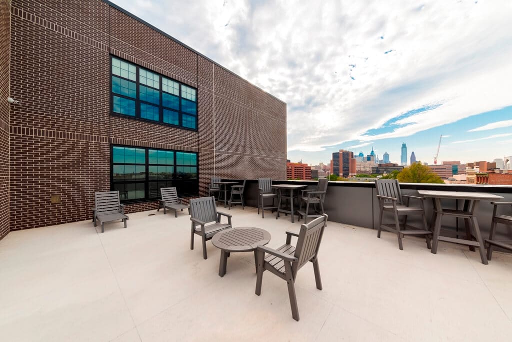 218 Arch Street Apartments Roof Deck Seating