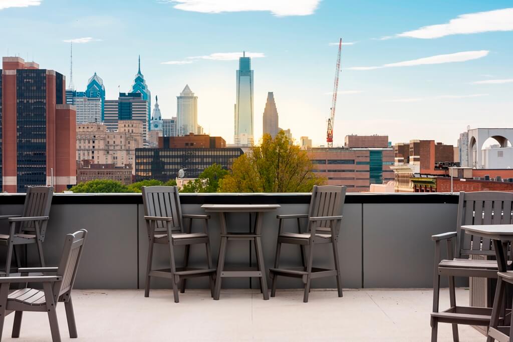 218 Arch Street Apartments Roof Deck Seating Philadelphia Skyline